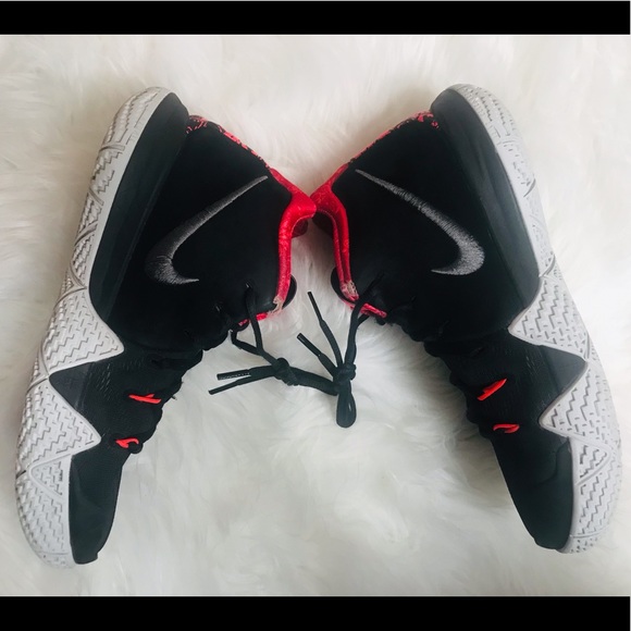 🏀 Kyrie 4 - Picture 5 of 8